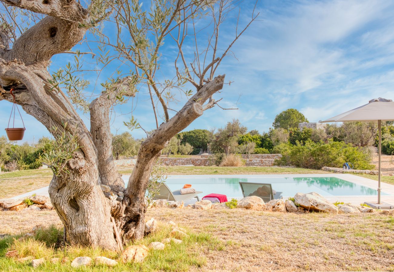 Villa à Leuca - Magnifique villa sur 3 niveaux, piscine & vue mer