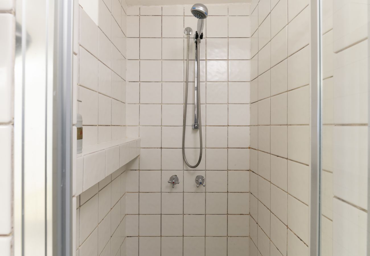 Trullo à Ostuni - Joli trullo blanc avec petite piscine et jardin