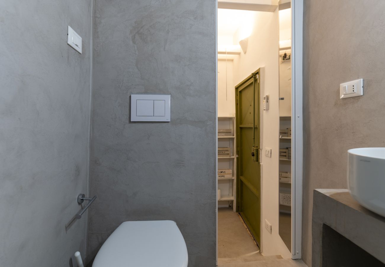 Trullo à Ostuni - Joli trullo blanc avec petite piscine et jardin