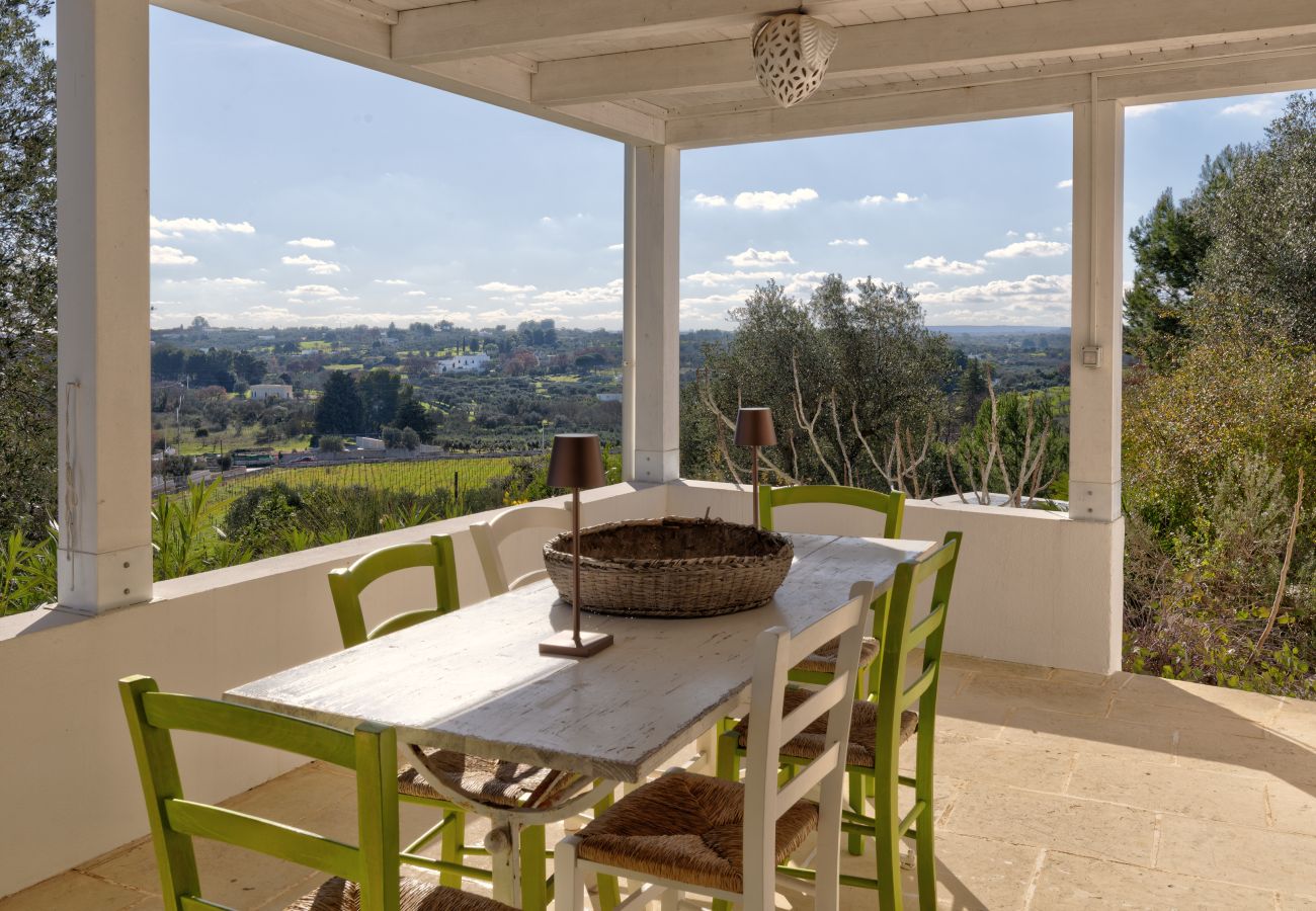 Trullo à Ostuni - Joli trullo blanc avec petite piscine et jardin