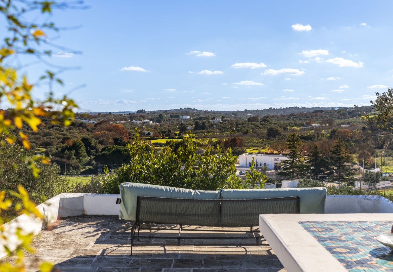 Trullo à Ostuni - Joli trullo blanc avec petite piscine et jardin