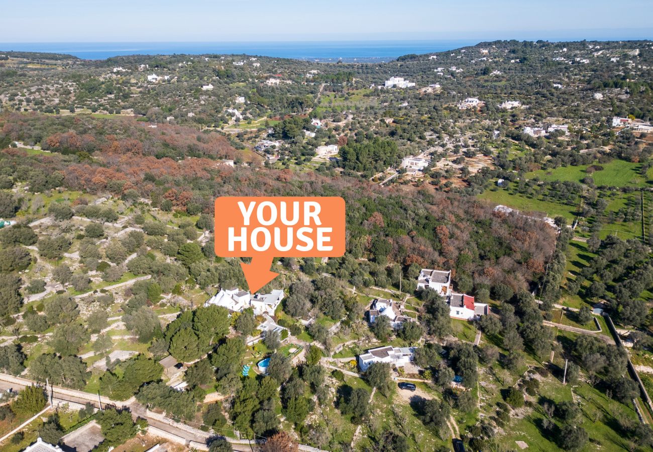 Trullo à Ostuni - Joli trullo blanc avec petite piscine et jardin