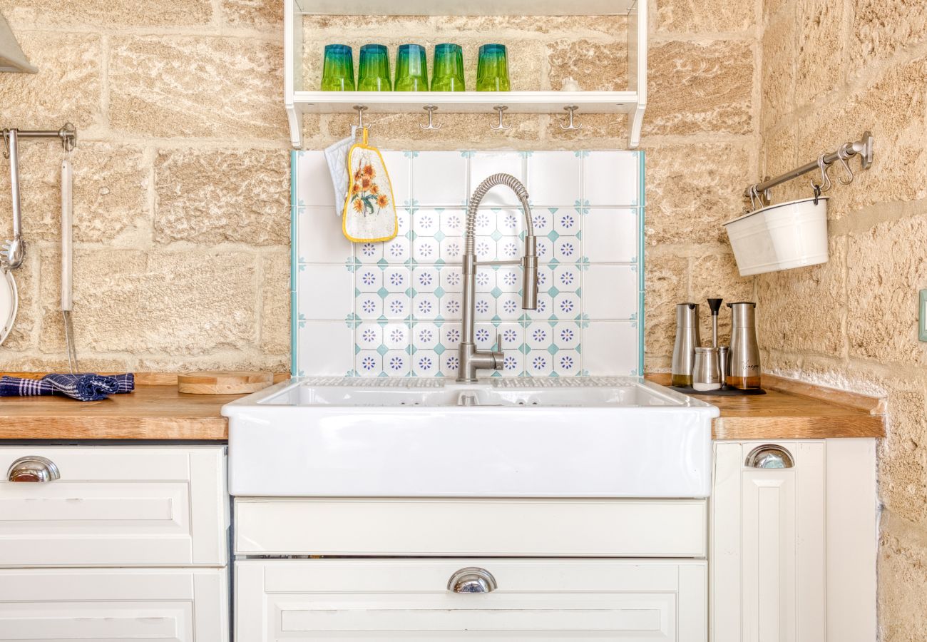 Villa à Castro - Superbe villa avec piscine et parc, mer à 2 km