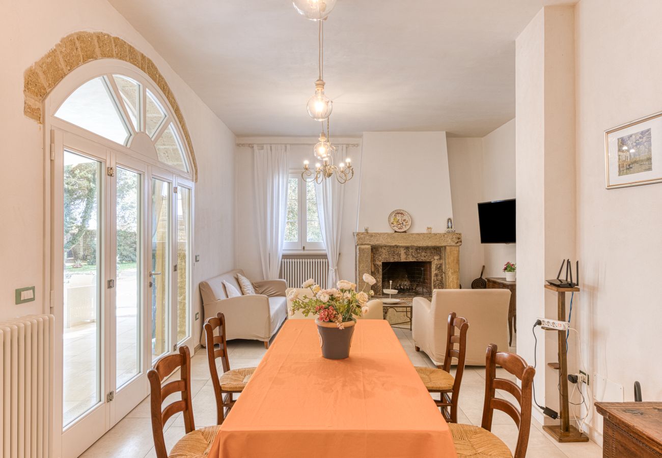 Villa à Castro - Superbe villa avec piscine et parc, mer à 2 km