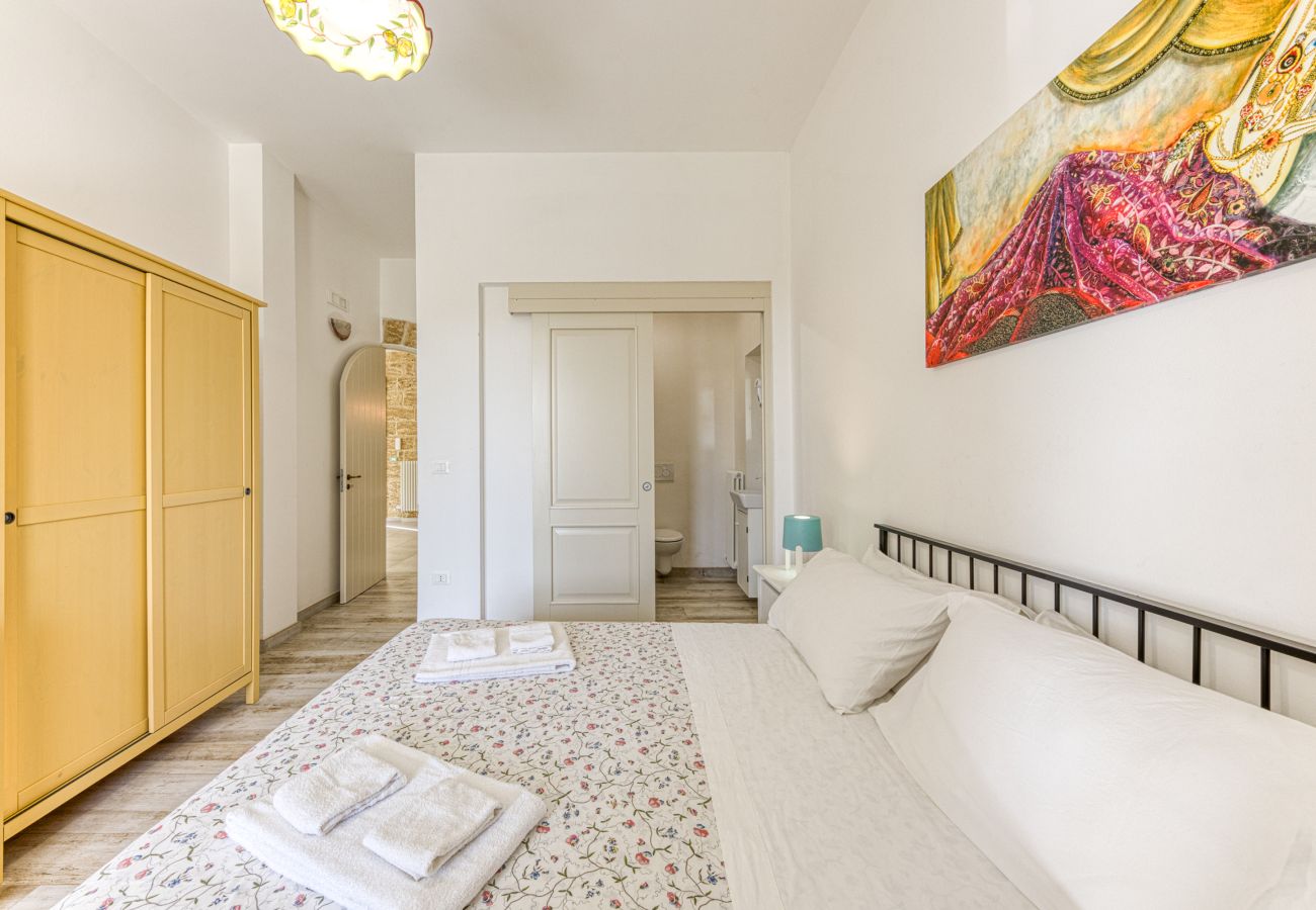 Villa à Castro - Superbe villa avec piscine et parc, mer à 2 km