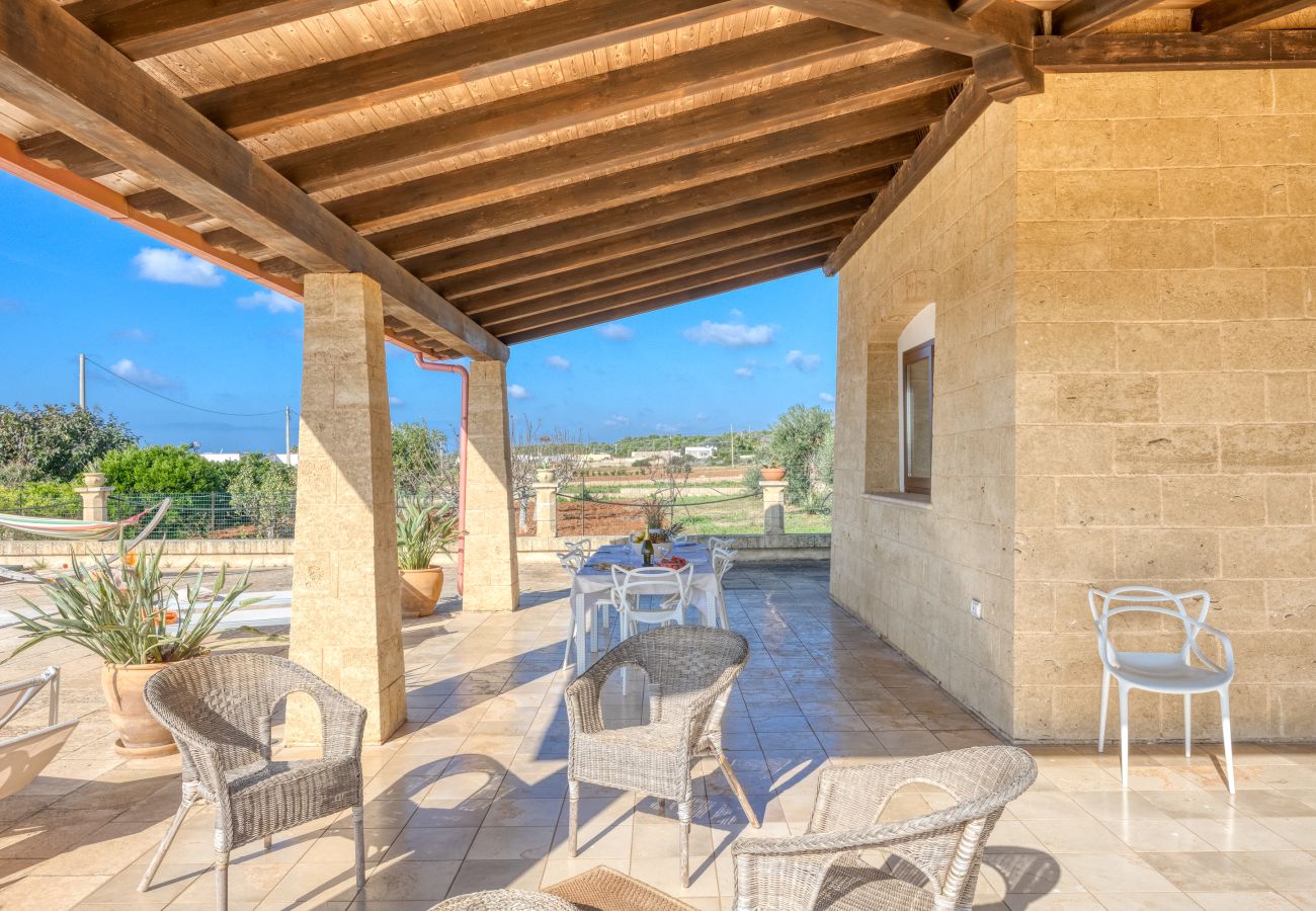 Villa à Torre Pali - Villa avec piscine privée à 2 km des plages