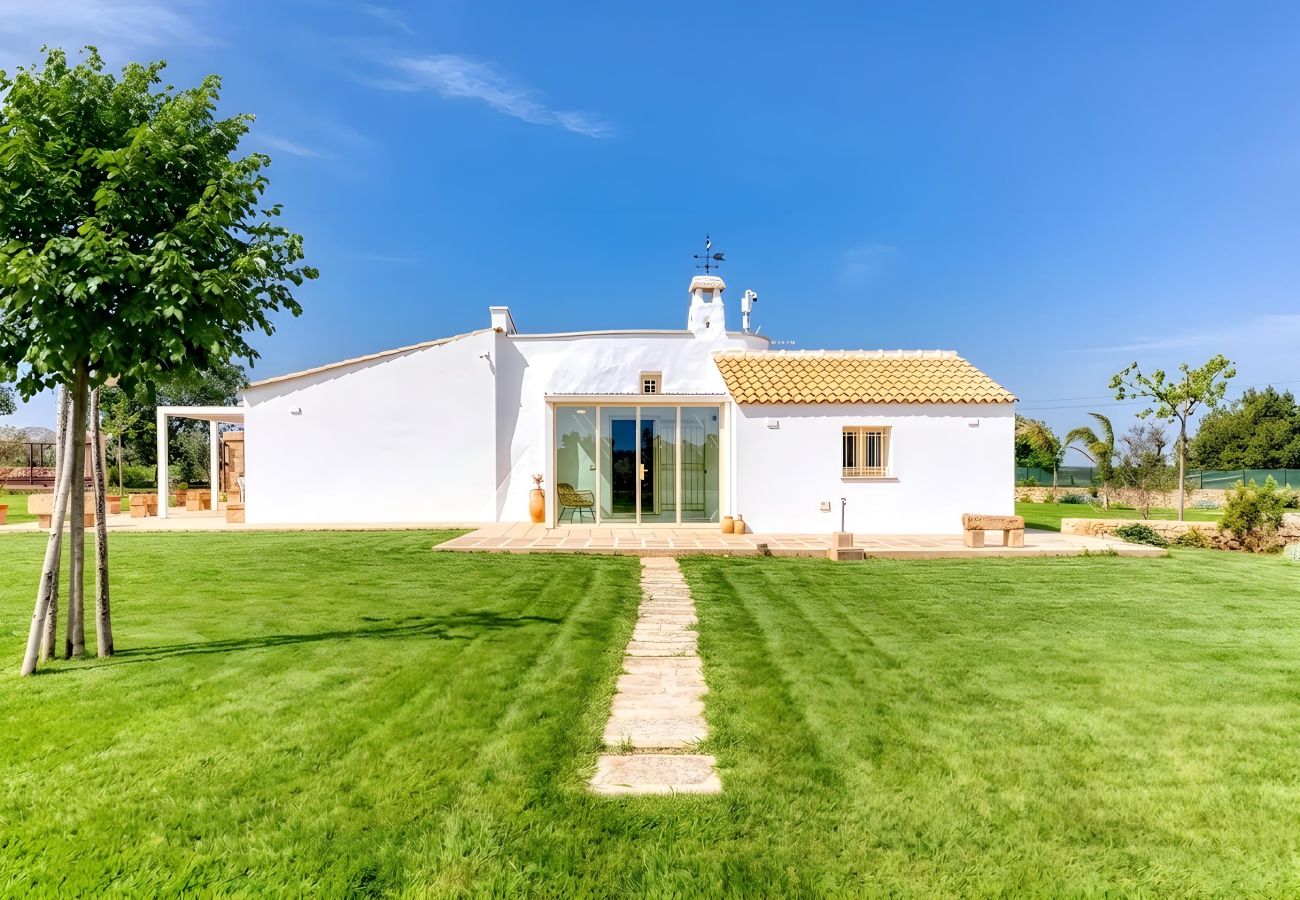 Villa à Ugento - Superbe maison de campagne avec grande piscine et jardin