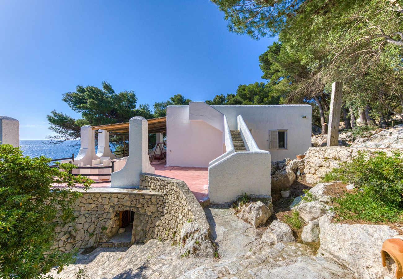 Villa à Castro - Villa unique avec accès mer et vue superbe (villa A)