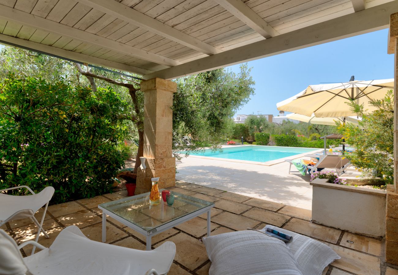 Villa à Torre San Giovanni - Superbe villa de plage avec piscine et jardin