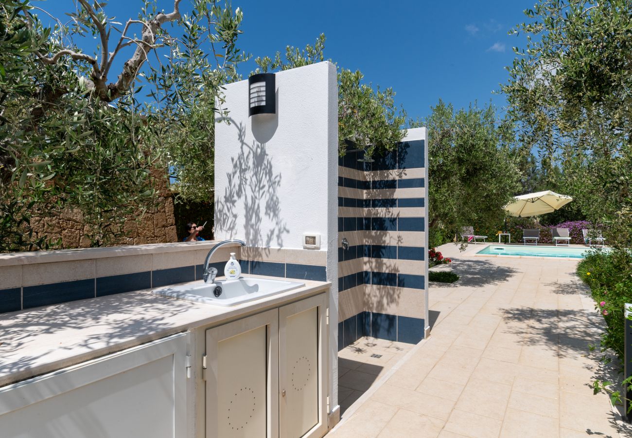Villa à Torre San Giovanni - Superbe villa de plage avec piscine et jardin