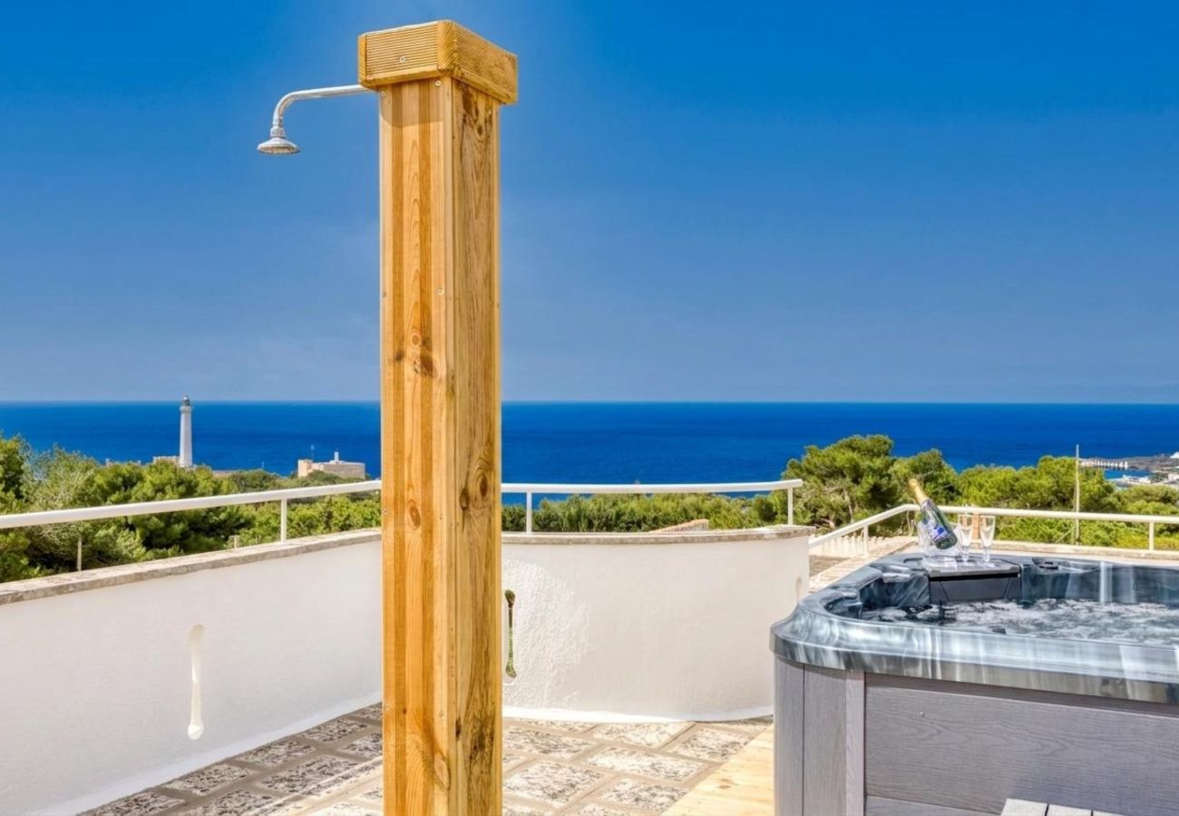Maison à Leuca - Maison avec terrasse, vue mer et jacuzzi extérieur