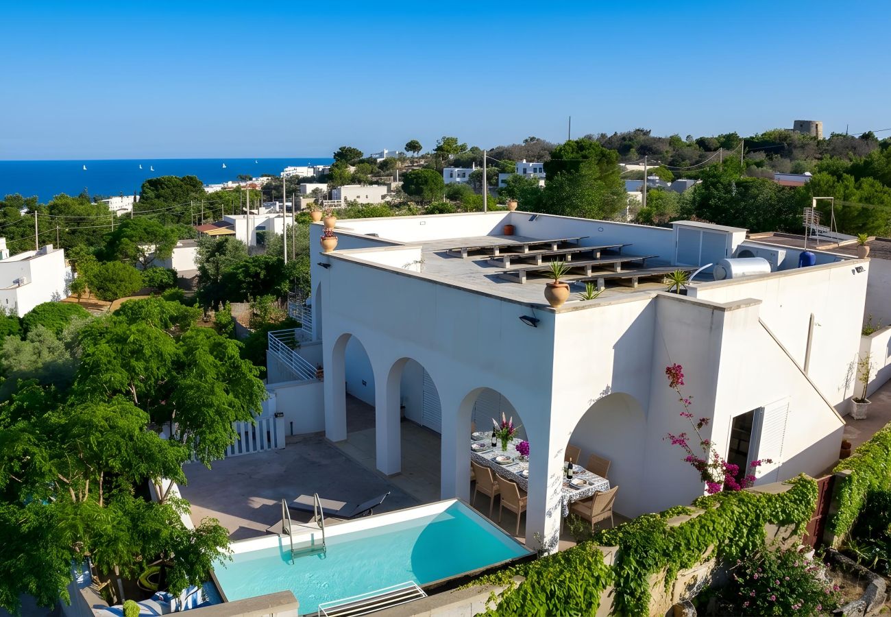 Maison à Leuca - Charmante maison avec petite piscine et vue mer