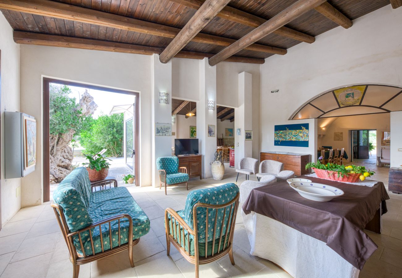 Villa à Casarano - Entière domaine rural avec piscine, usage exclusif