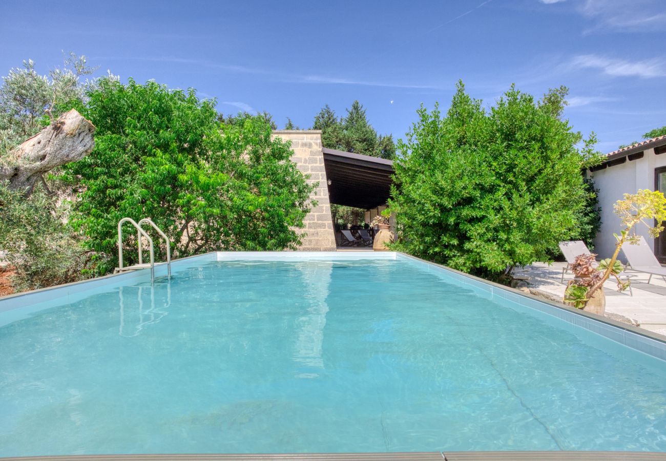 Villa à Casarano - Entière domaine rural avec piscine, usage exclusif