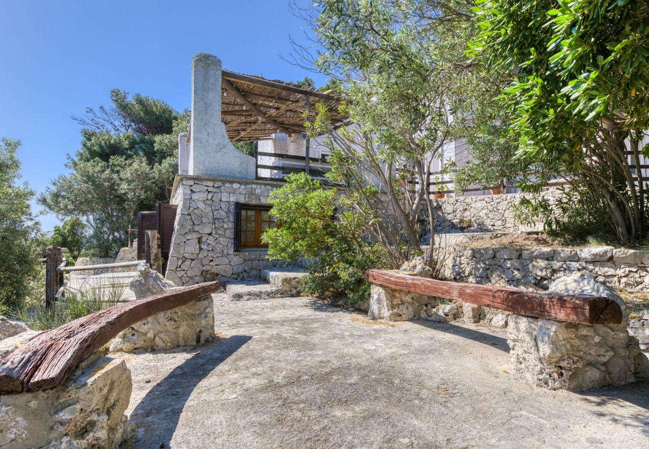 Villa à Castro - Superbe villa avec jacuzzi et accès privé à la mer (maison B)