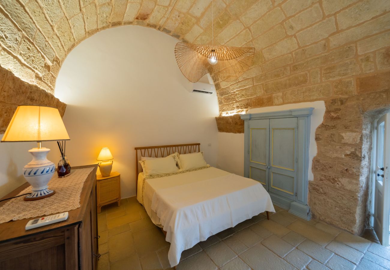 Villa à Leuca - Petite maison de charme en campagne avec piscine
