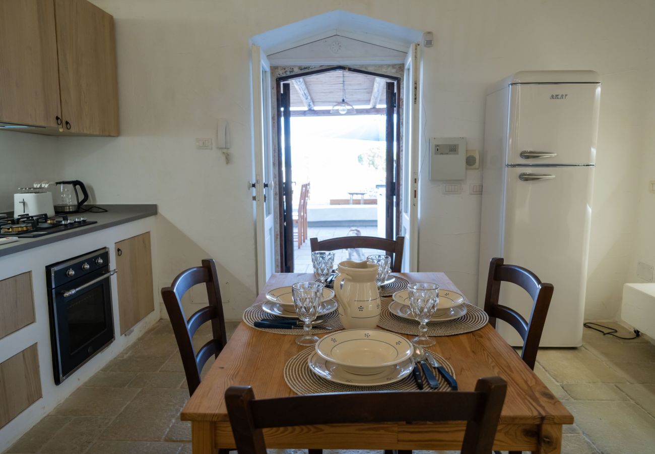 Villa à Leuca - Petite maison de charme en campagne avec piscine