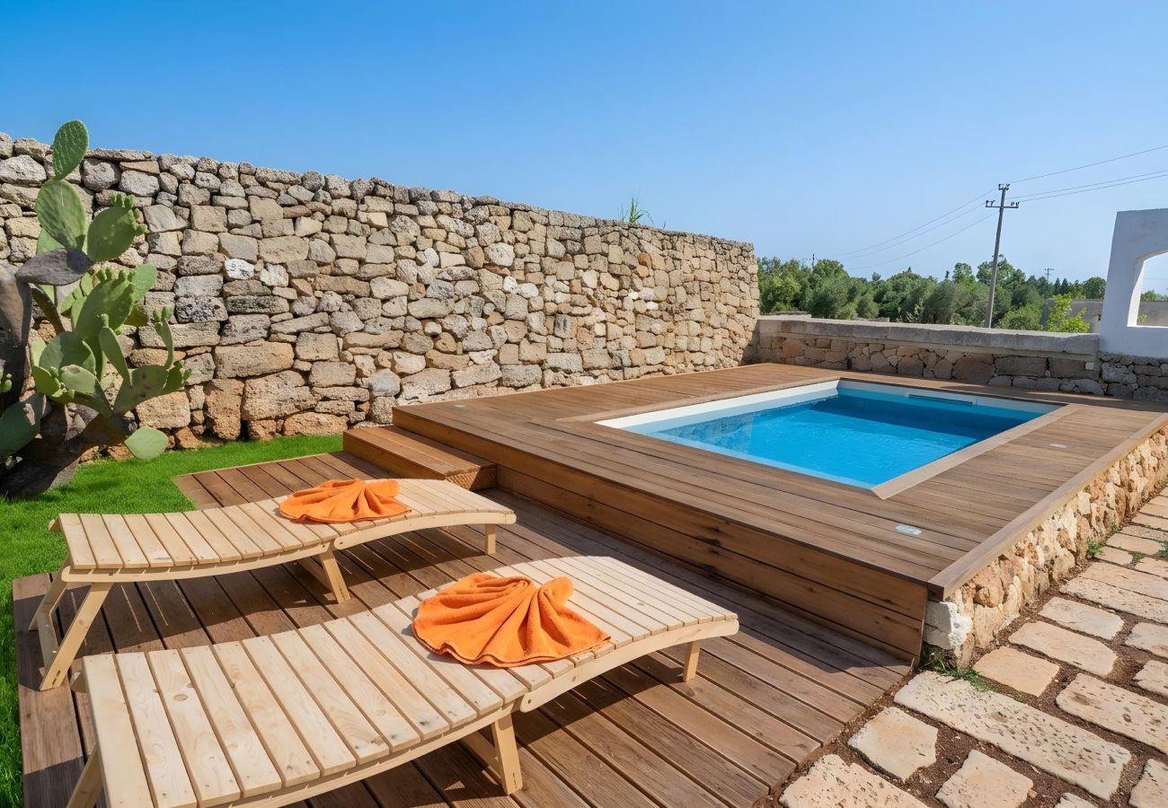 Villa à Leuca - Petite maison de charme en campagne avec piscine