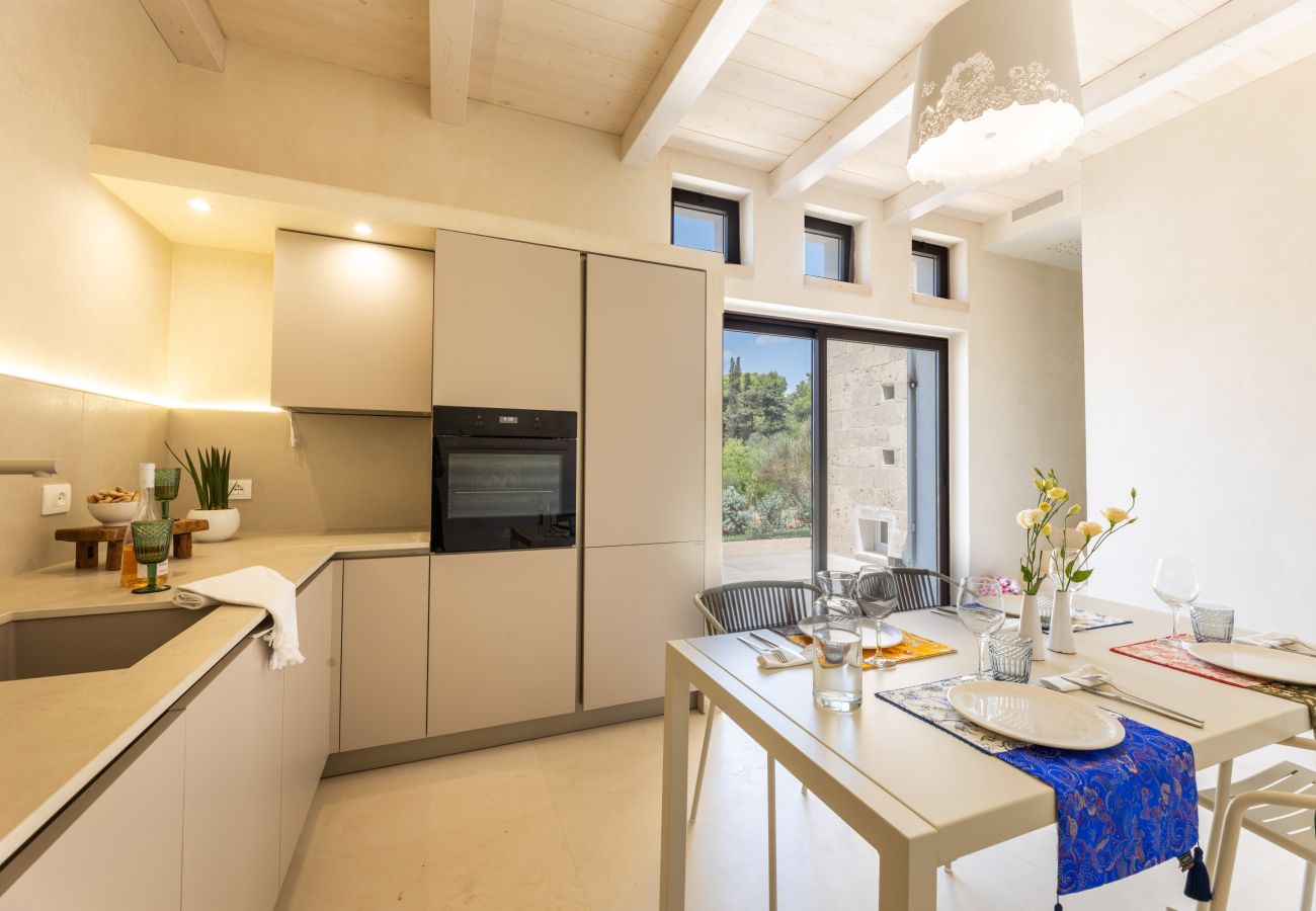 Villa à Gallipoli - Villa Tour Ultra-Luxe avec 2 piscines, 1km plage