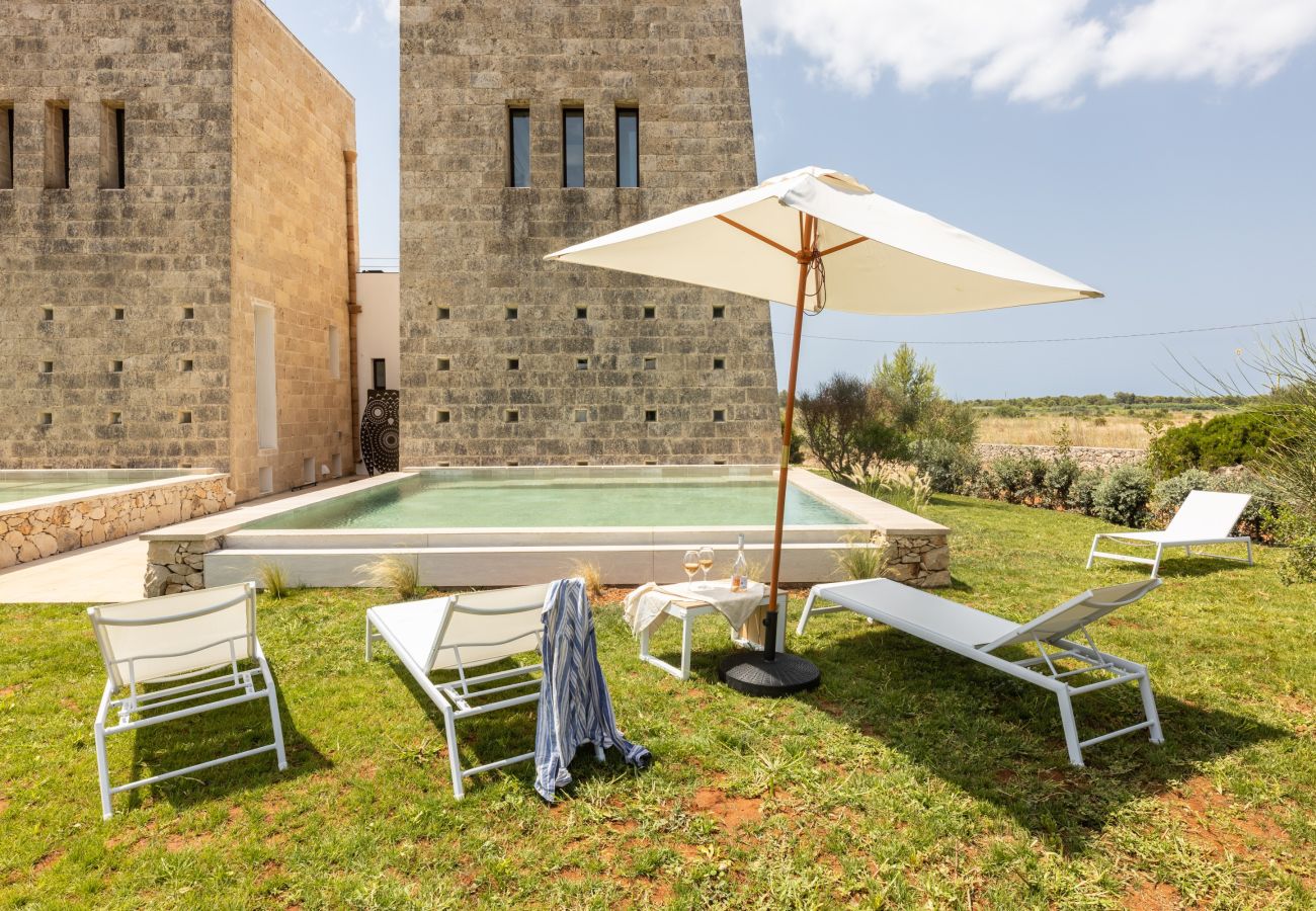 Villa à Gallipoli - Villa Tour Ultra-Luxe avec 2 piscines, 1km plage