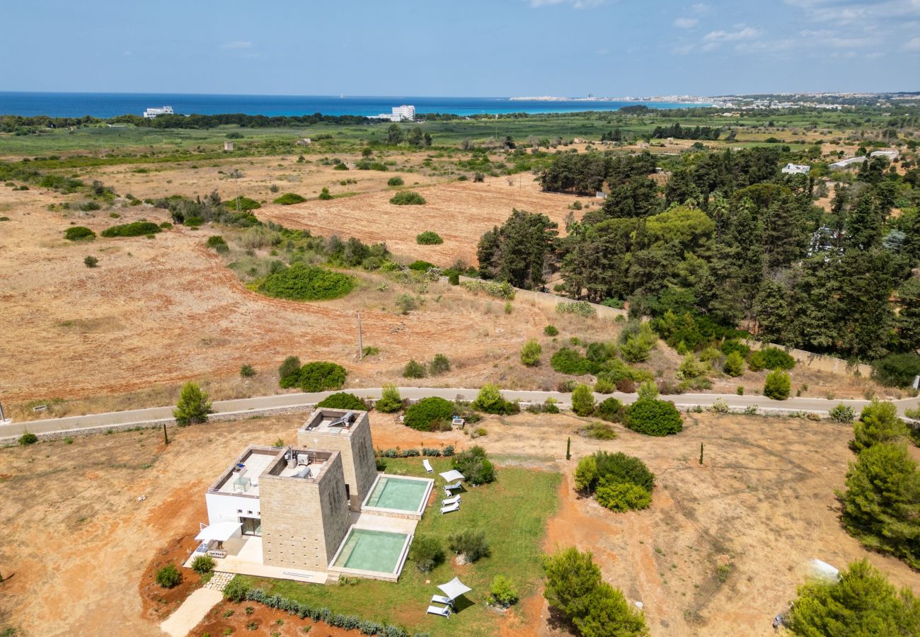 Villa à Gallipoli - Villa Tour Ultra-Luxe avec 2 piscines, 1km plage