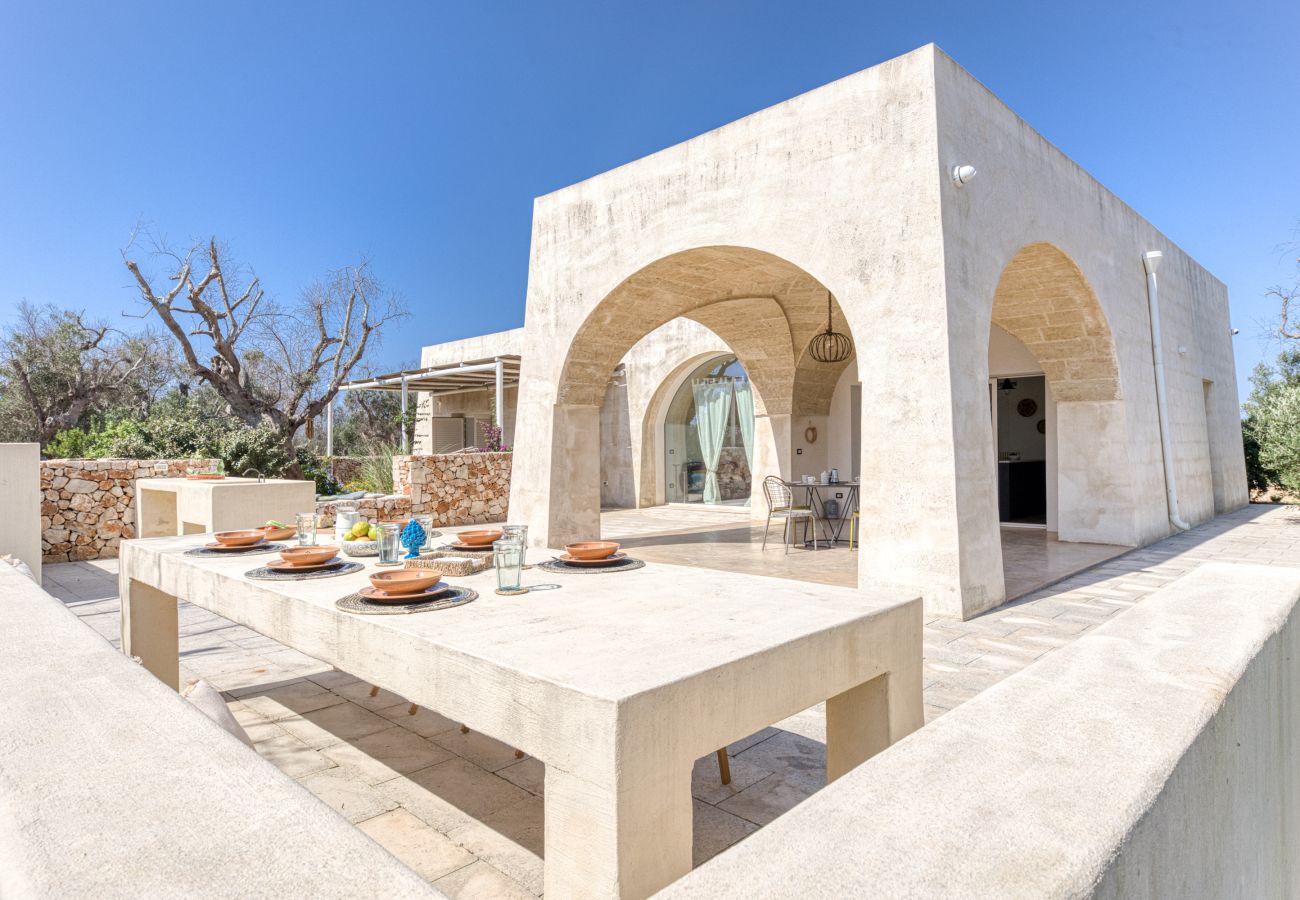 Villa à Pescoluse - Jolie Villa avec piscine & jardin à 2km plage