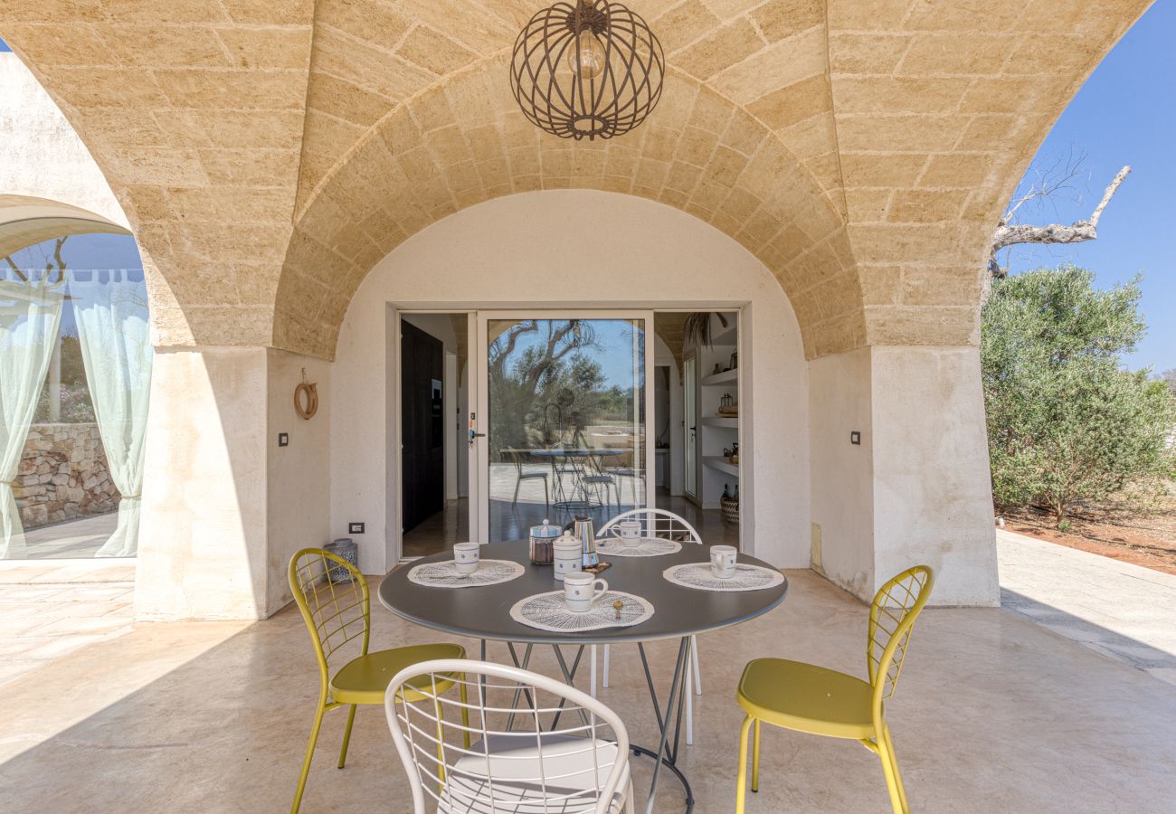 Villa à Pescoluse - Jolie Villa avec piscine & jardin à 2km plage