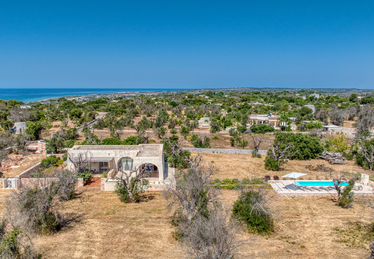 Villa à Pescoluse - Jolie Villa avec piscine & jardin à 2km plage