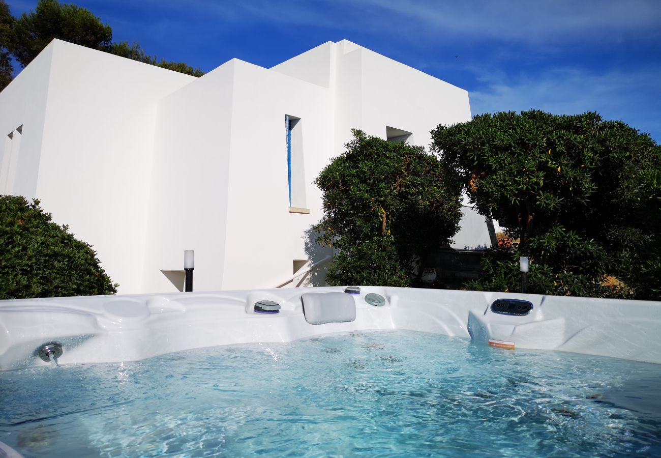 Casa a Leuca - Villa sul mare con accesso mare diretto & jacuzzi