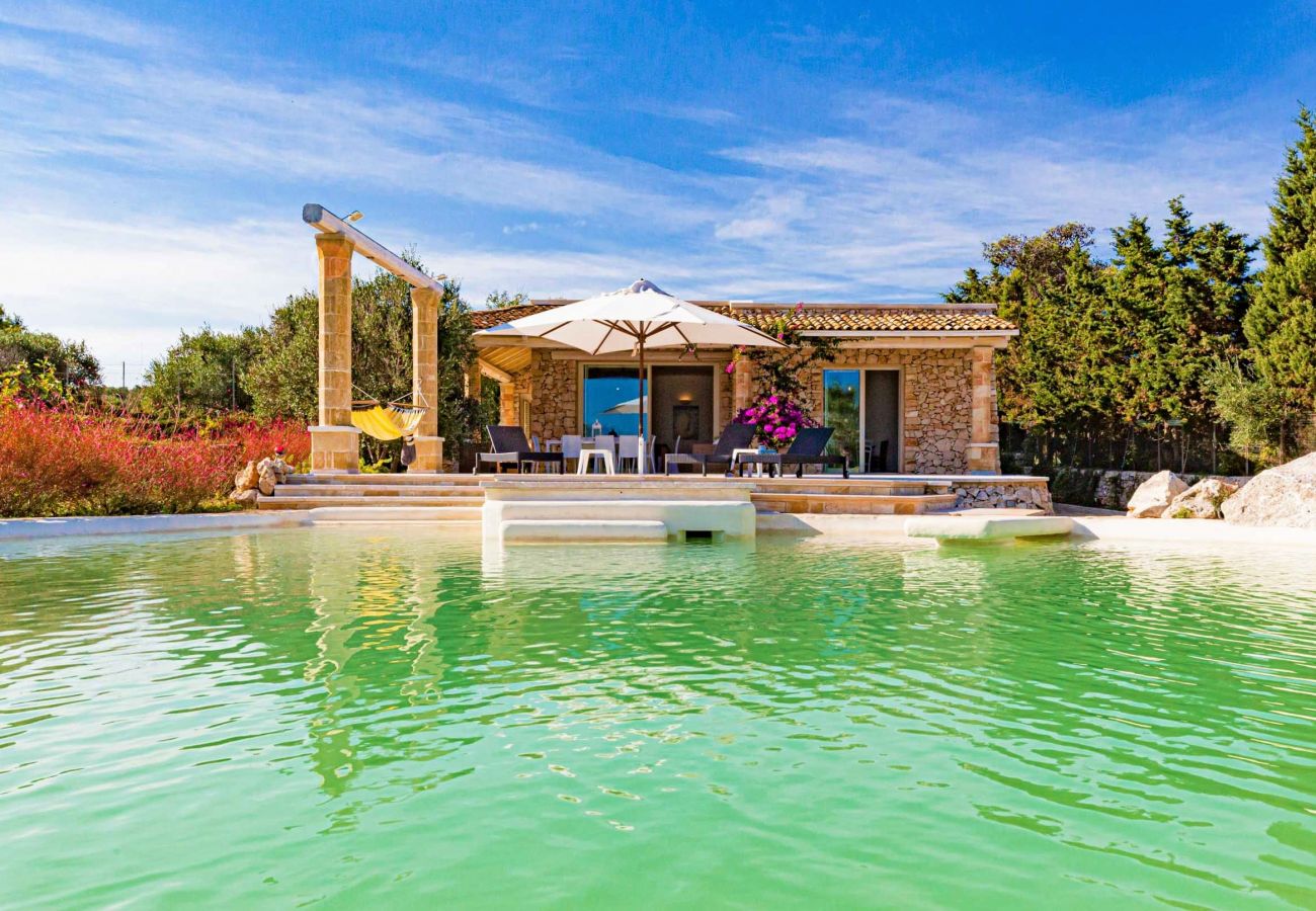Villa a Gagliano del Capo - Villa da sogno con piscina naturale e vista mare
