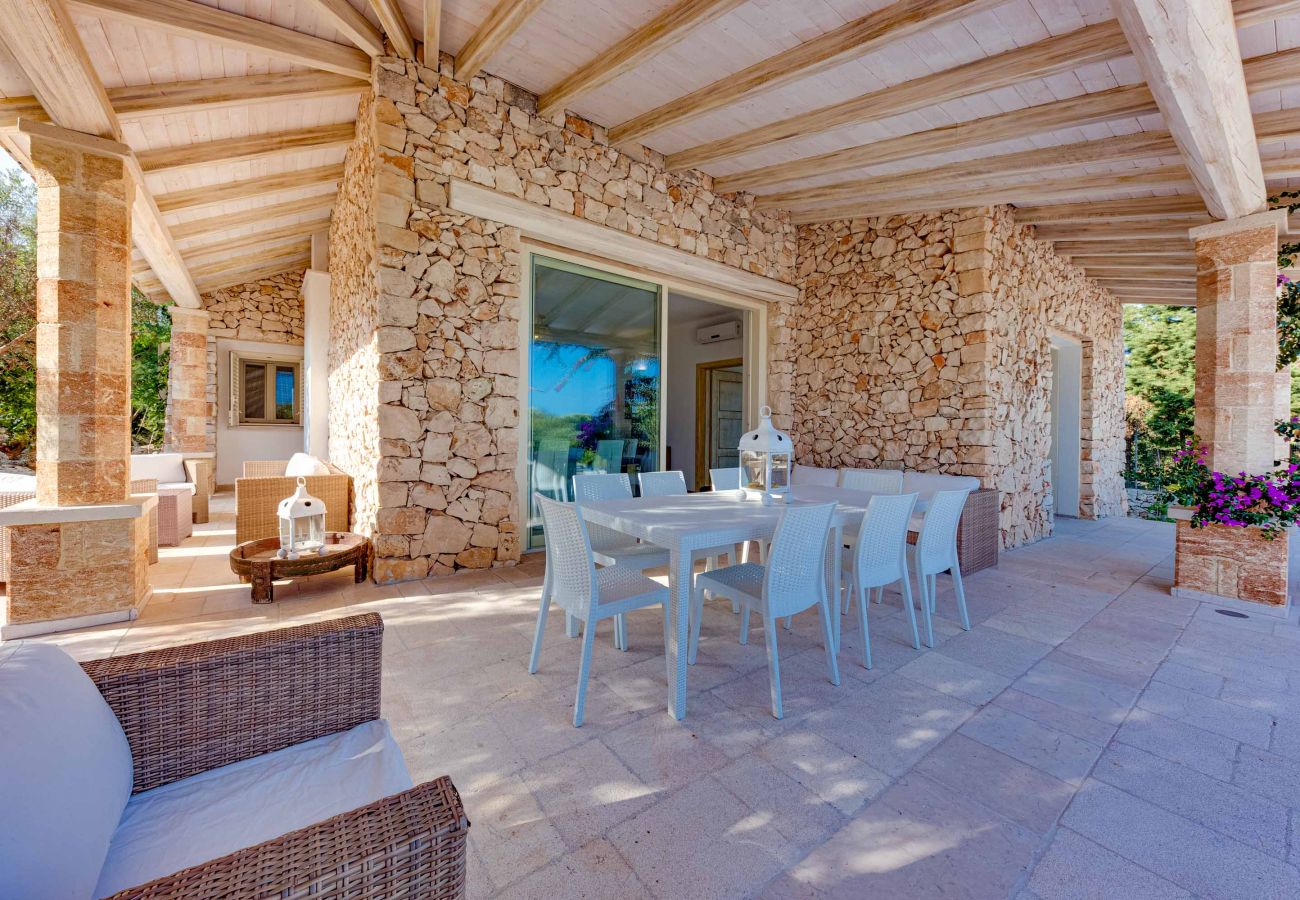 Villa a Gagliano del Capo - Villa da sogno con piscina naturale e vista mare