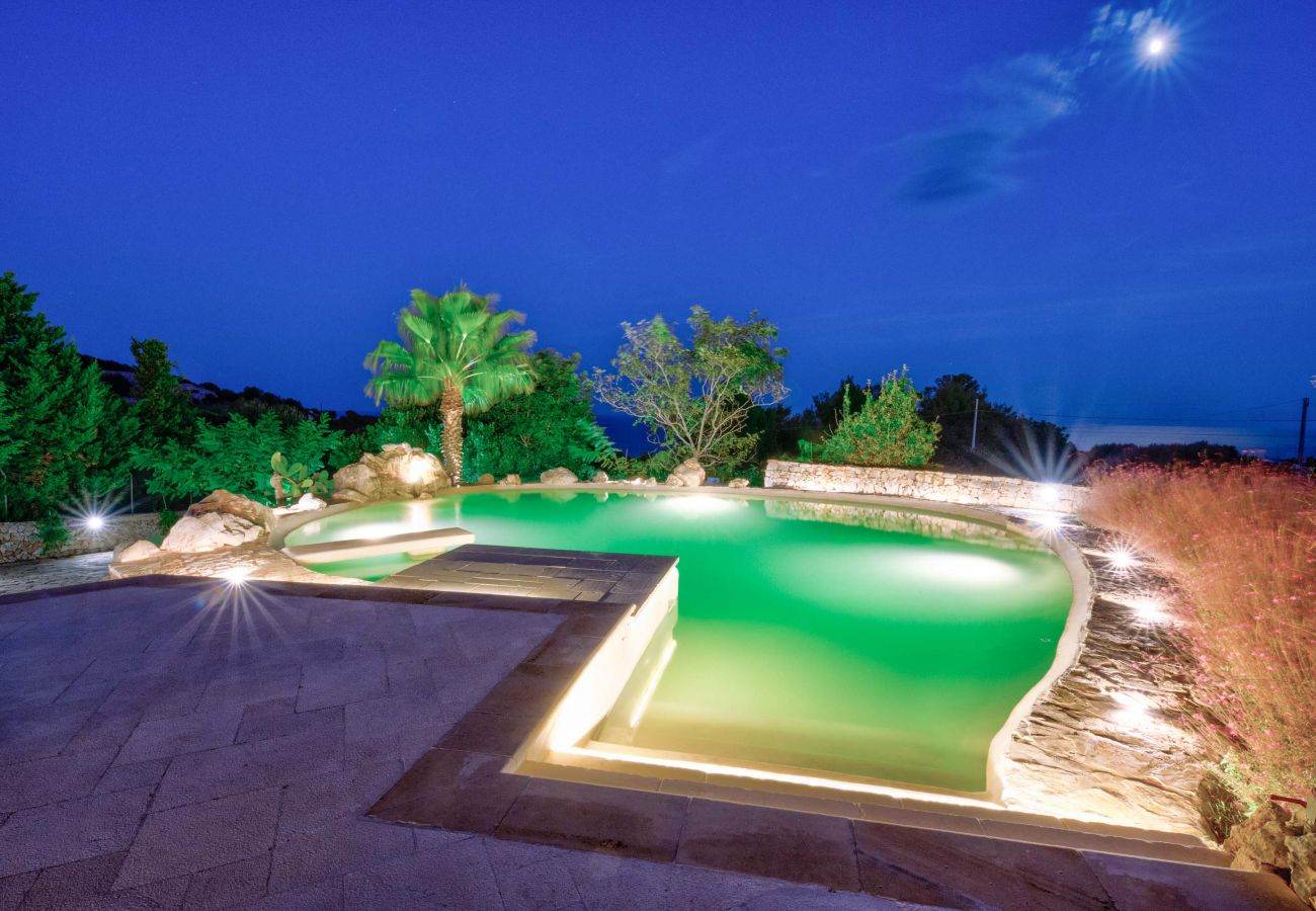 Villa a Gagliano del Capo - Villa da sogno con piscina naturale e vista mare