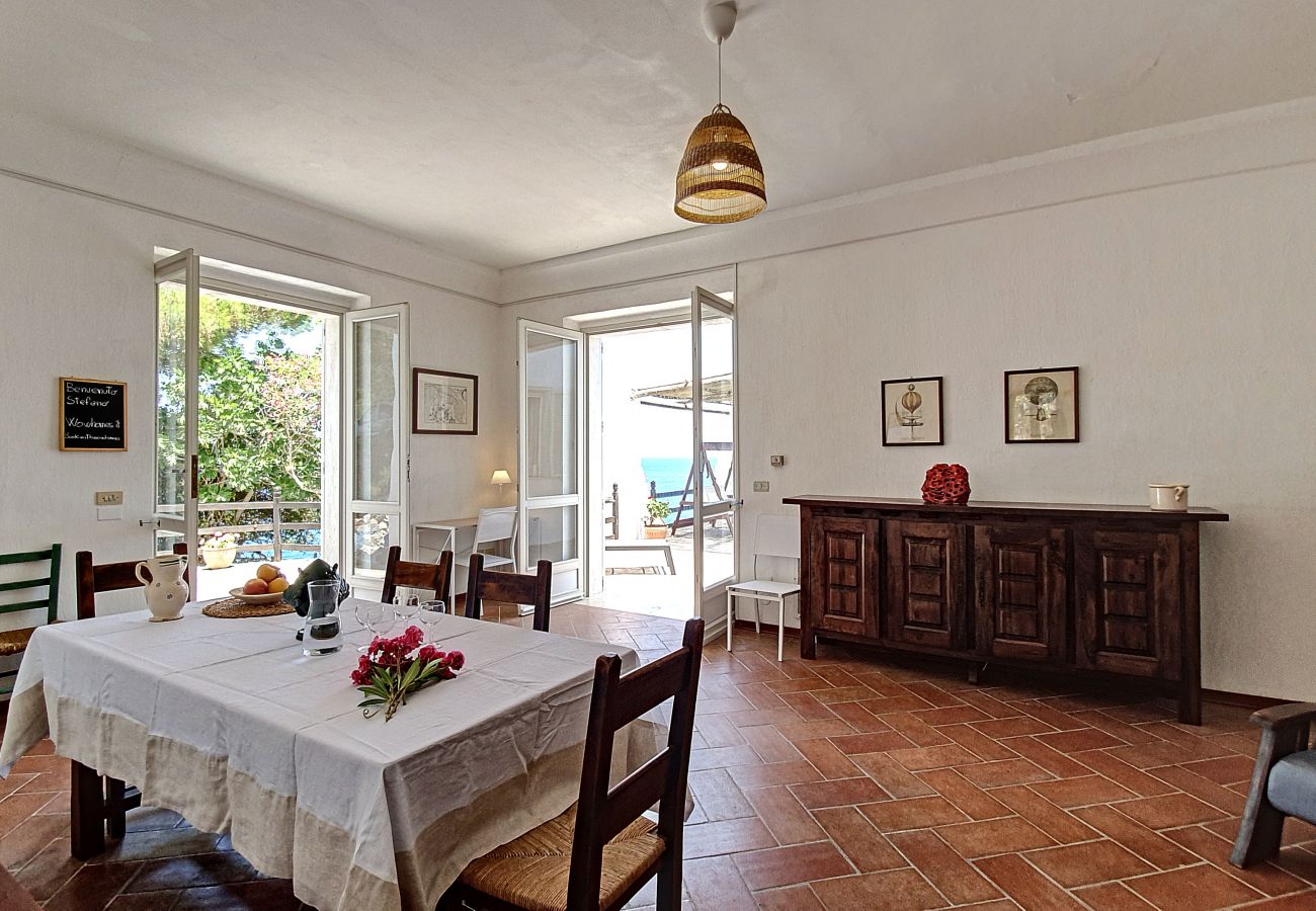 Villa a Castro - Villa mozzafiato con jacuzzi, accesso mare privato