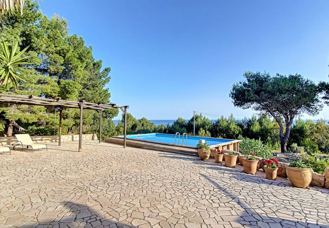 Villa a Torre Pali - Villa panoramica con piscina, a 2km dalla sabbia