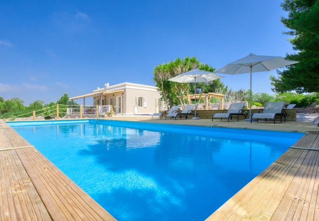 Villa a Torre Pali - Villa panoramica con piscina, a 2km dalla sabbia
