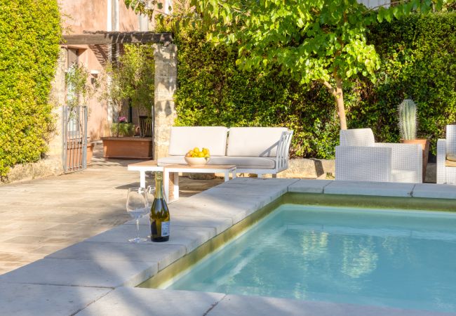 Casa a Patù - Splendida casa storica con piscina e parco (A) Casa a Patù - Splendida casa storica con piscina e parco (A)