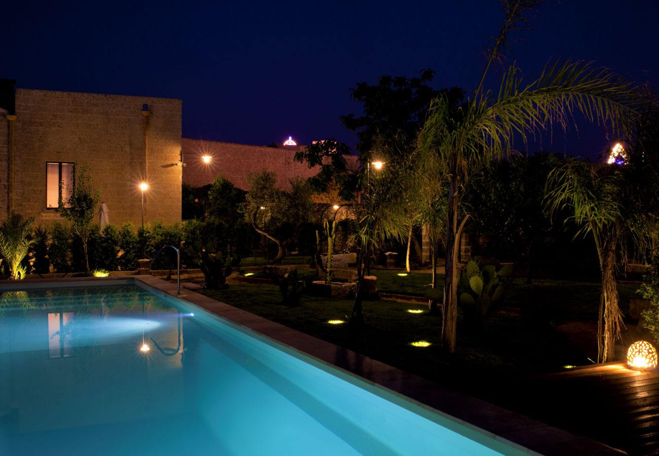 Villa a Patù - Antica dimora di charme con piscina e parco