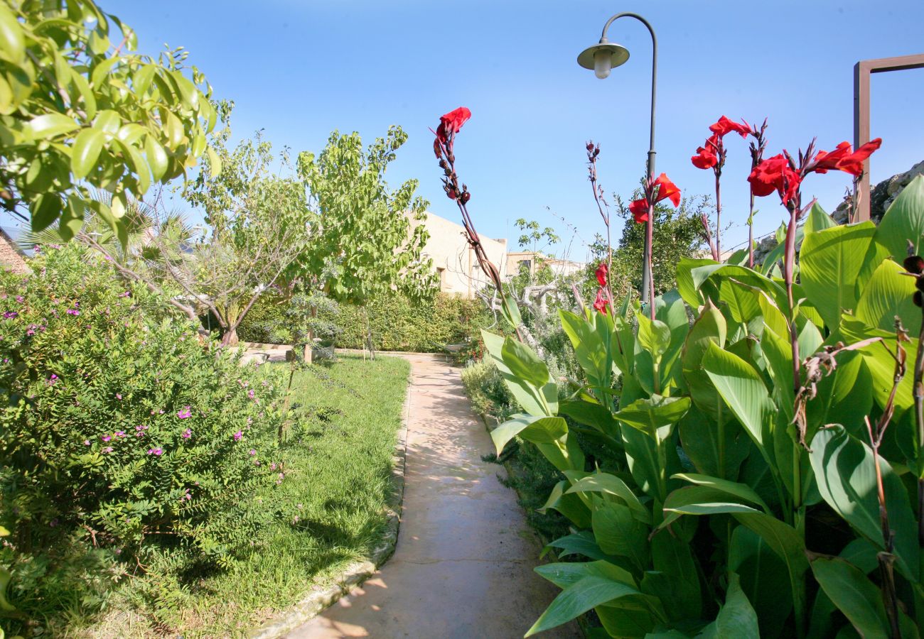 Villa a Patù - Grande dimora di charme con piscina e parco