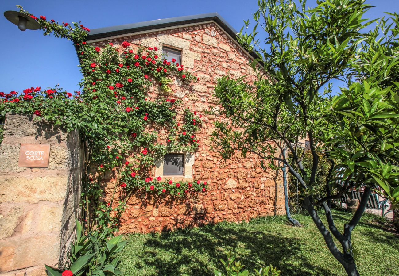 Villa a Patù - Grande dimora di charme con piscina e parco