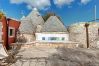Villa a Cisternino - Tenuta con trulli privati e piscina naturale Villa a Cisternino - Tenuta con trulli privati e piscina naturale
