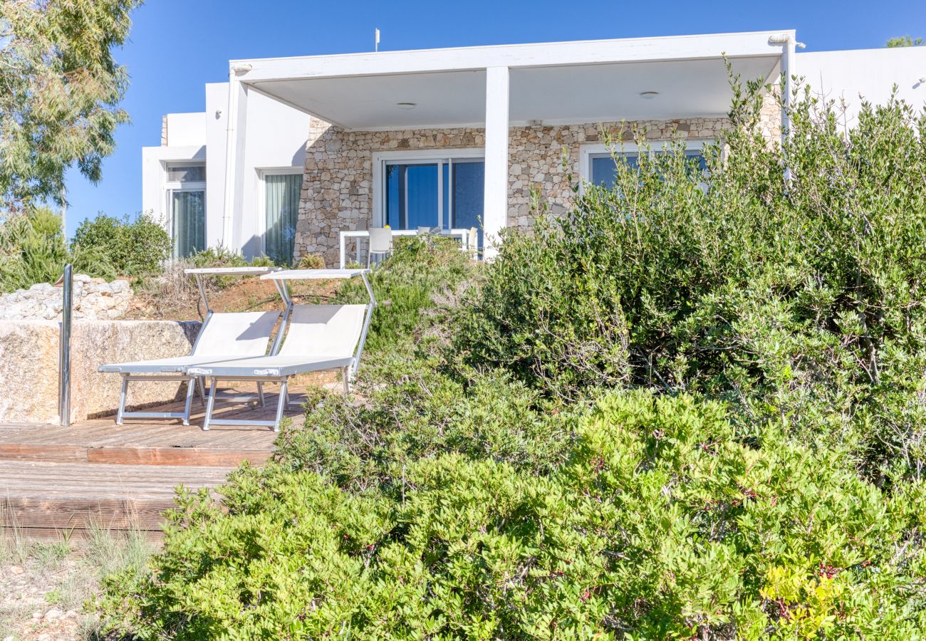 Villa a Torre Pali - Moderna villa deluxe con piscina e vista mare 180°
