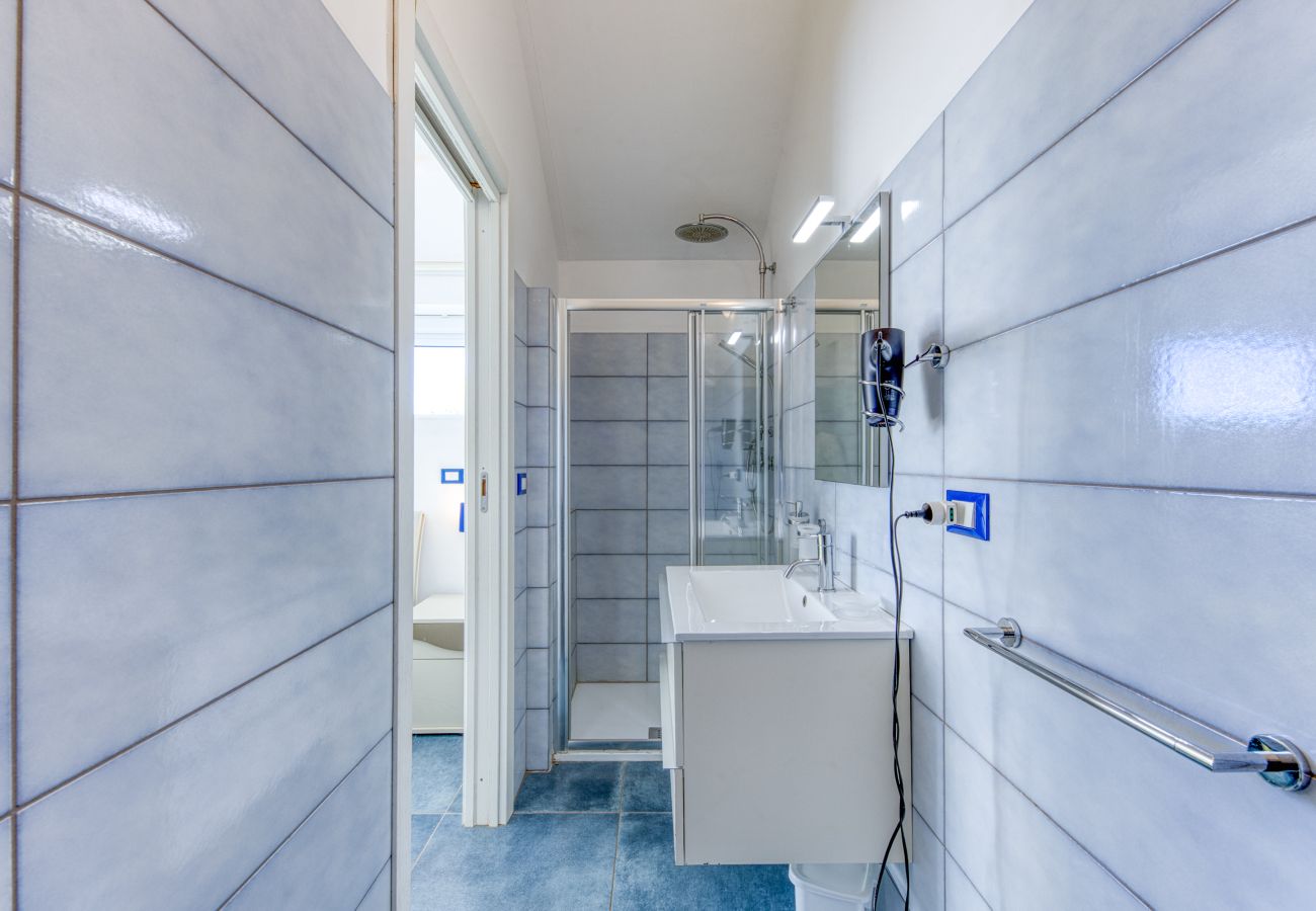 Villa a Torre Pali - Moderna villa deluxe con piscina e vista mare 180°