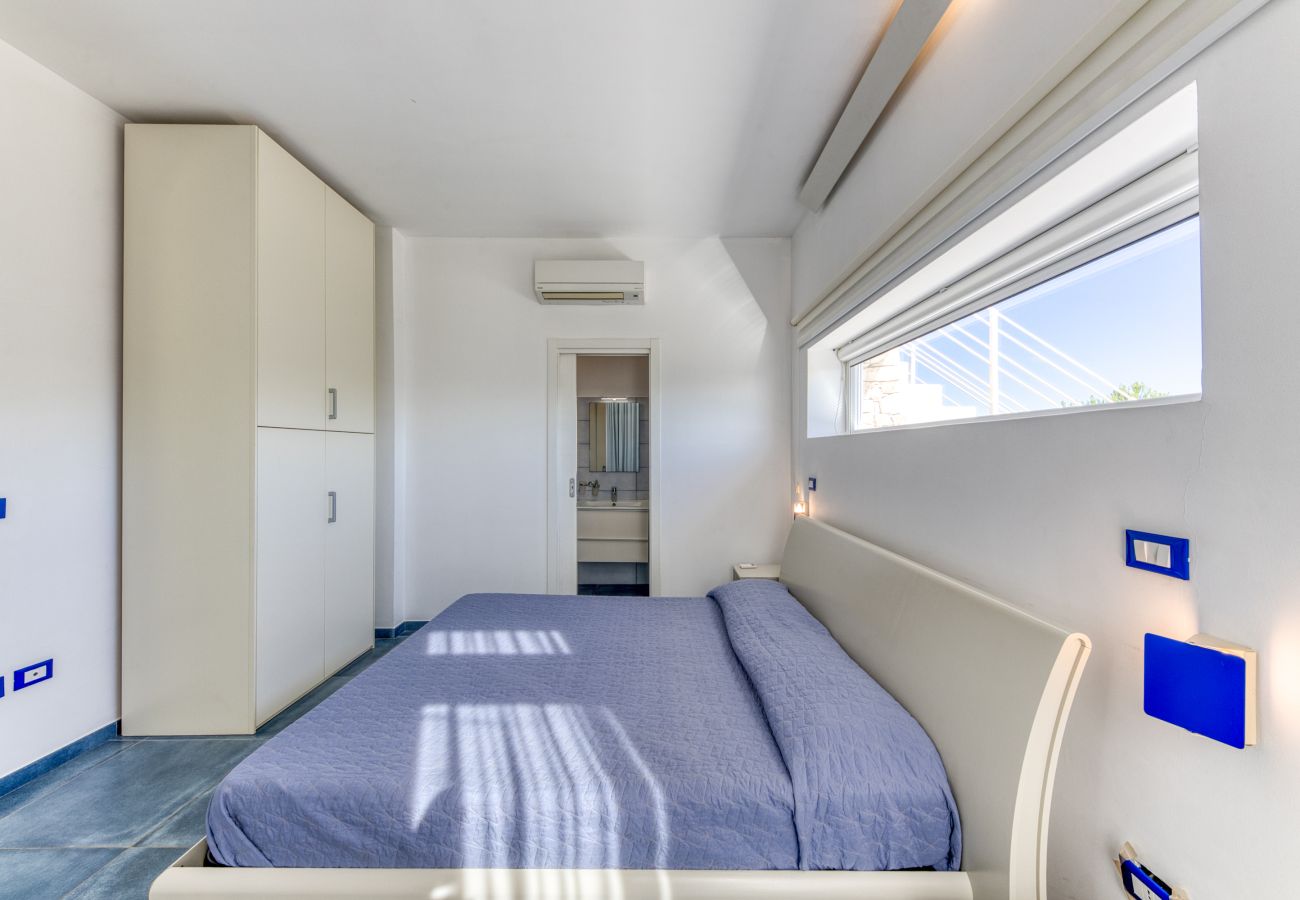 Villa a Torre Pali - Moderna villa deluxe con piscina e vista mare 180°