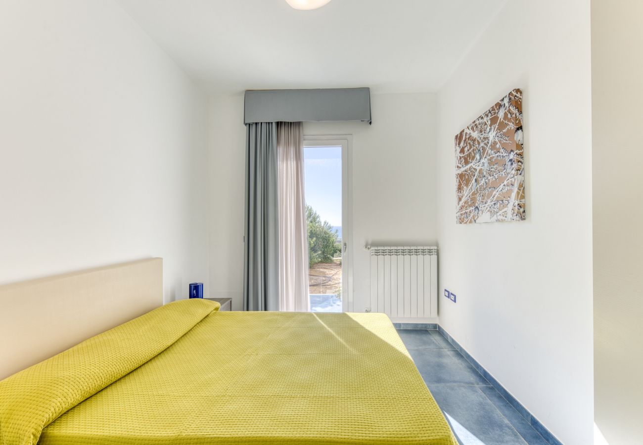 Villa a Torre Pali - Moderna villa deluxe con piscina e vista mare 180°