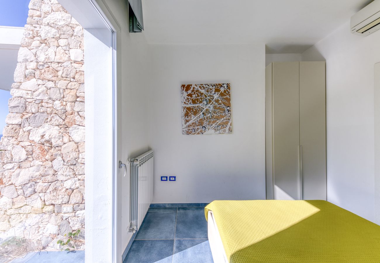 Villa a Torre Pali - Moderna villa deluxe con piscina e vista mare 180°