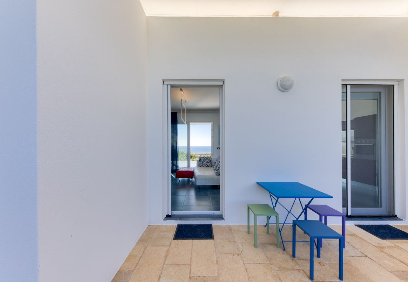 Villa a Torre Pali - Moderna villa deluxe con piscina e vista mare 180°