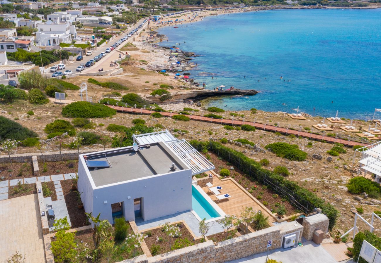 Villa a Marina di Felloniche - Un gioiellino sul mare con piscina privata, jacuzzi e spa