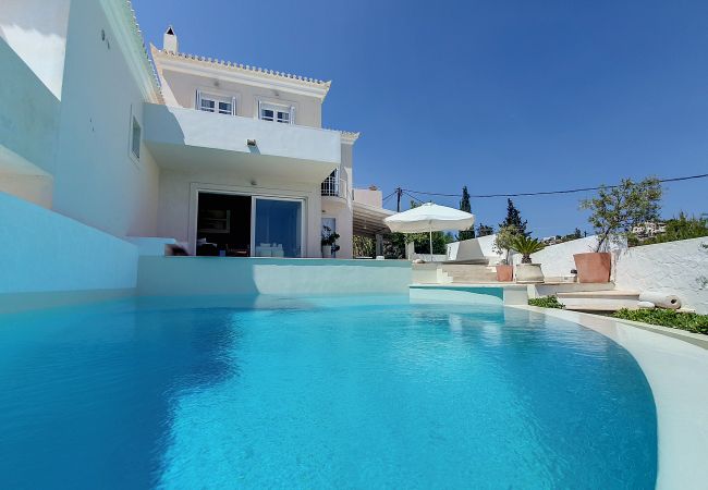 Villa a Porto Heli - Fantastica villa con piscina fronte spiaggia
