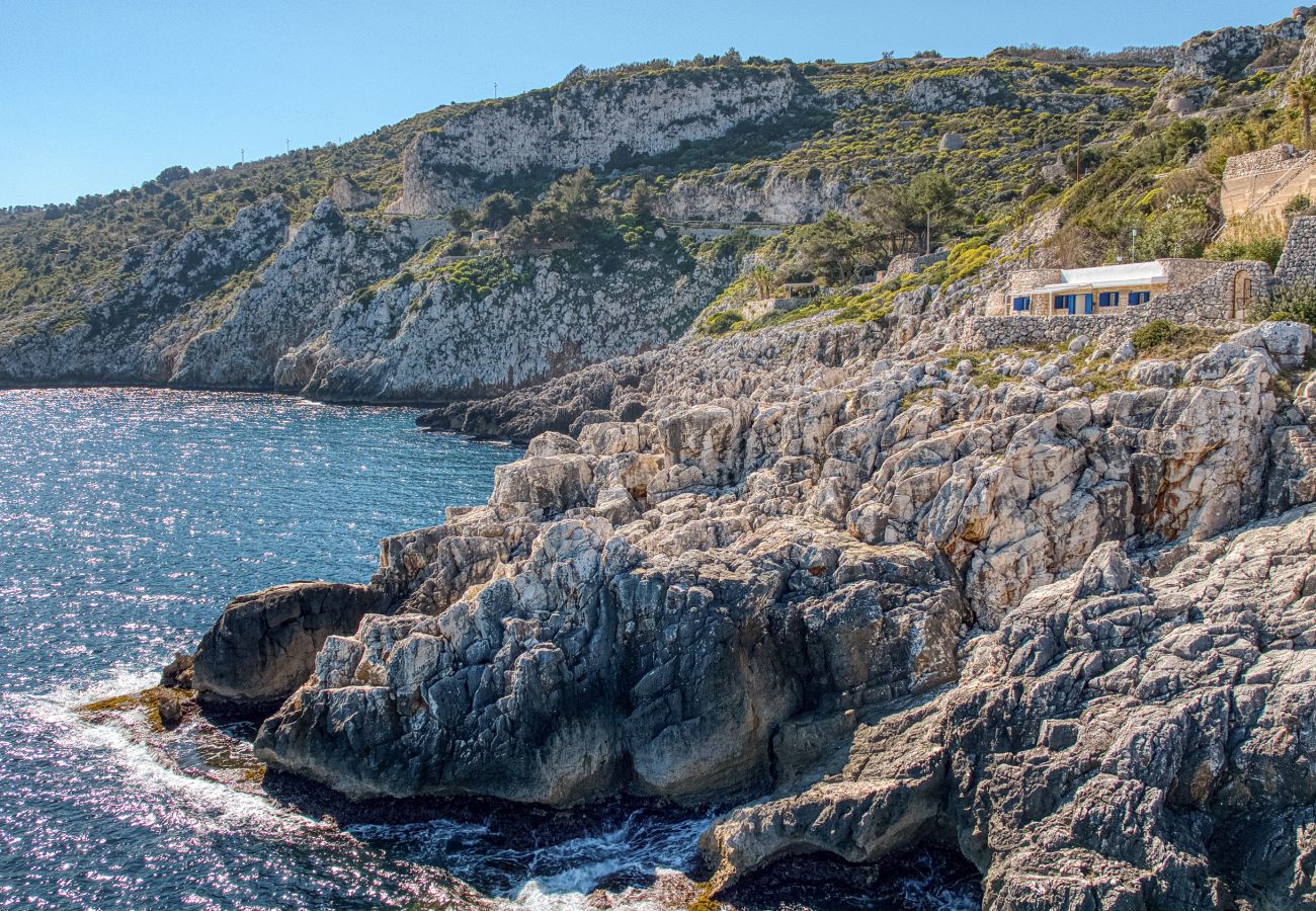 Trullo a Gagliano del Capo - Casetta in pietra sul mare con jacuzzi riscaldata