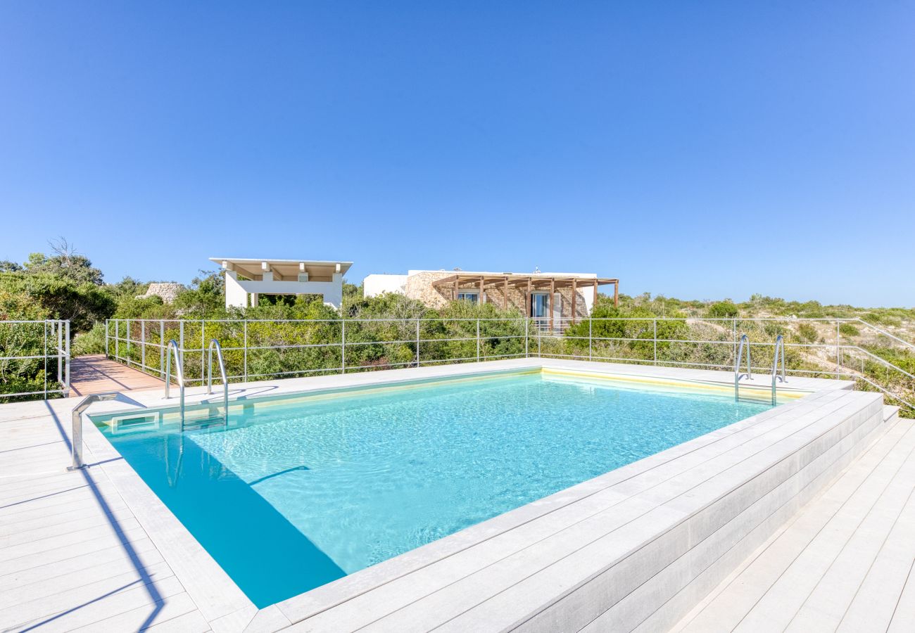 Villa a Torre Pali - Moderna villa vista mare con splendida piscina